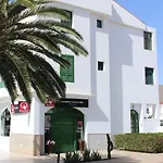 Luceros De - Aircon & Balcony Lägenhet