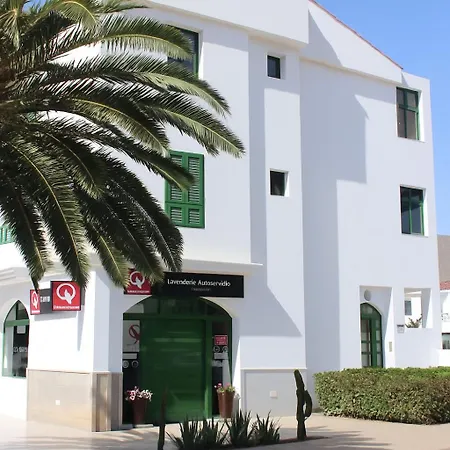 Luceros De - Aircon & Balcony شقة