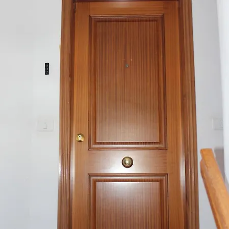 شقة Luceros De - Aircon & Balcony